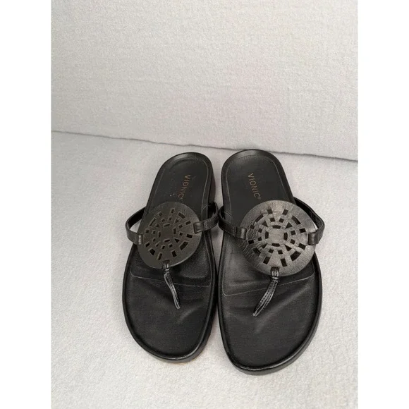 Vionic Solari Black Leather Thong Sandals Medallion Wedge Womens 9.5 JH:01-2023 - Picture 2 of 6